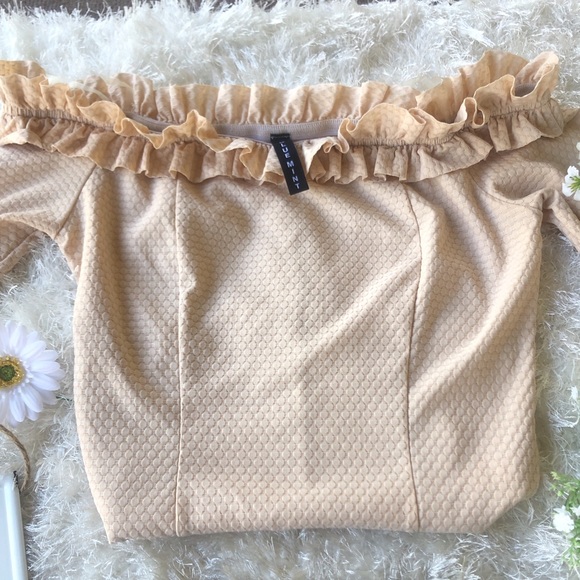 🌺SOLD SOLD SOLD SMALL RUFFLE TOP & PAPERBAG WAIS - Picture 4 of 7